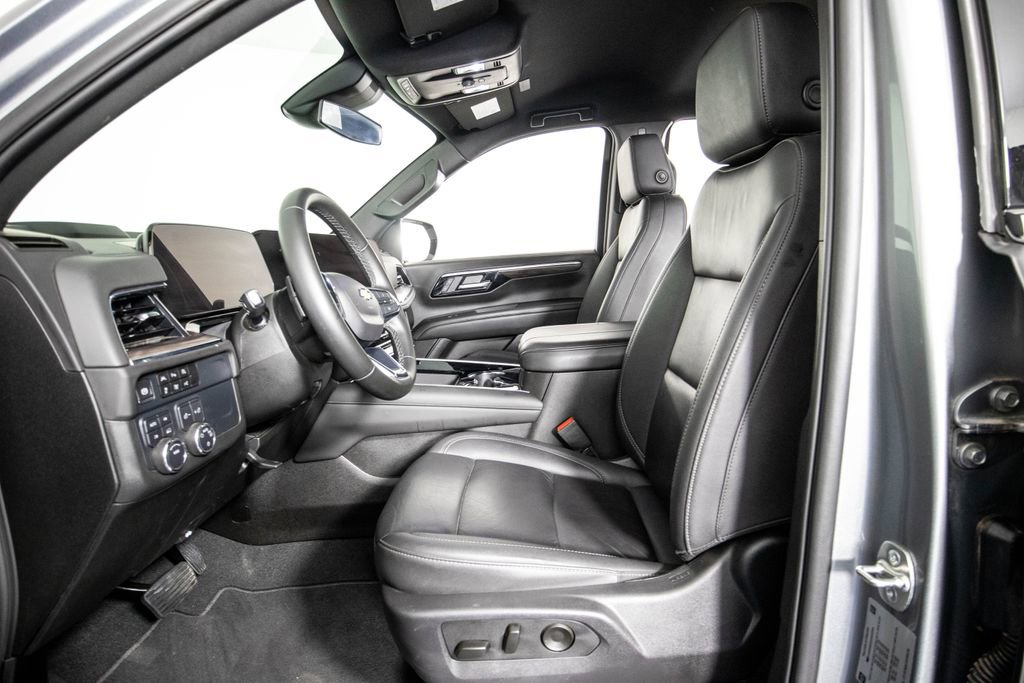 Used 2025 Chevrolet Tahoe LT AWD/4WD image 8