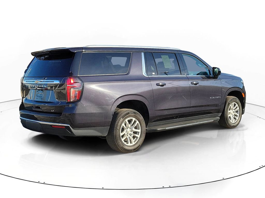 Used 2024 Chevrolet Suburban LT image 4