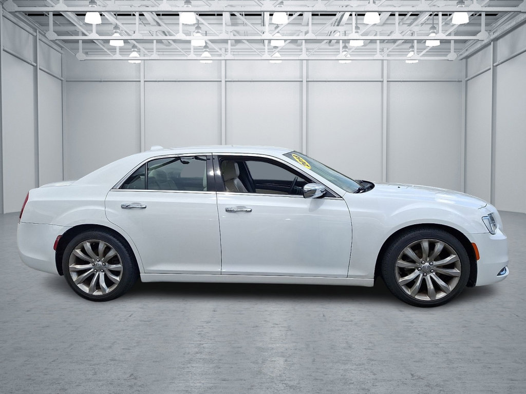 Used 2018 Chrysler 300 Limited image 6