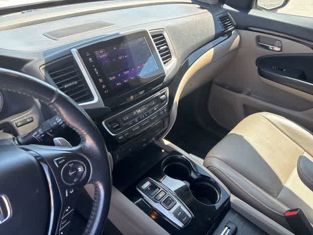 Used 2018 Honda Pilot Touring image 19