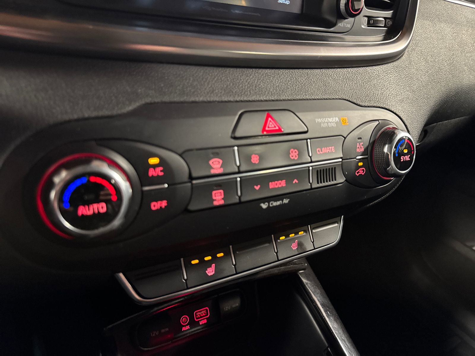 Used 2017 Kia Sorento EX image 21