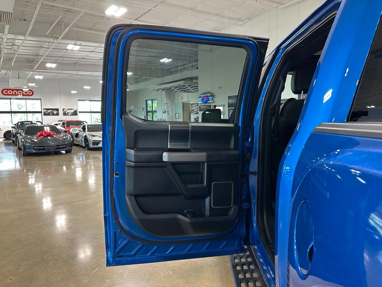 Used 2019 Ford F150 Raptor w/ Equipment Group 802A Luxury AWD/4WD image 40