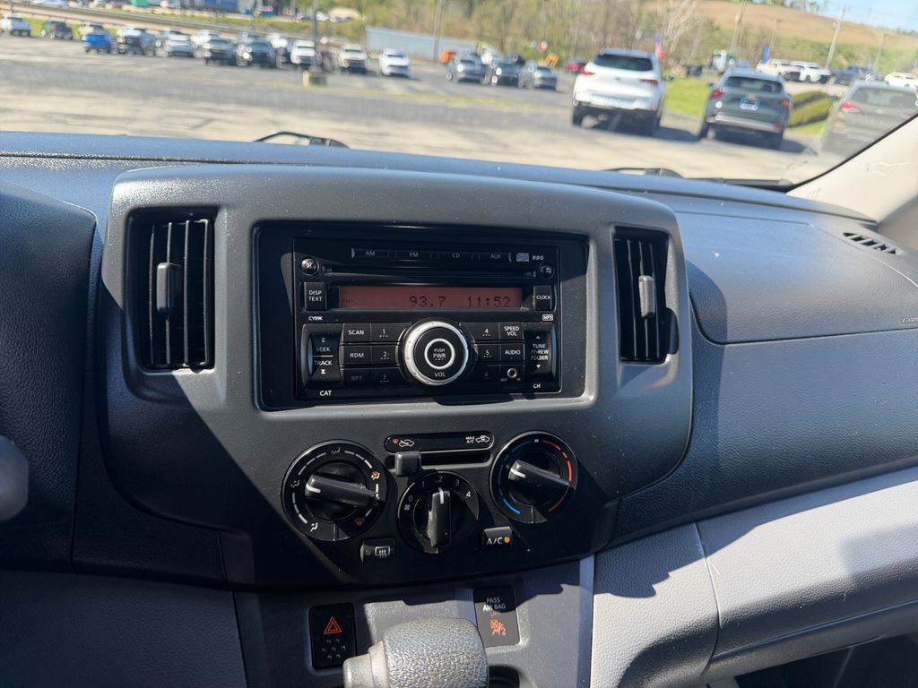 Used 2015 Chevrolet City Express LT image 17