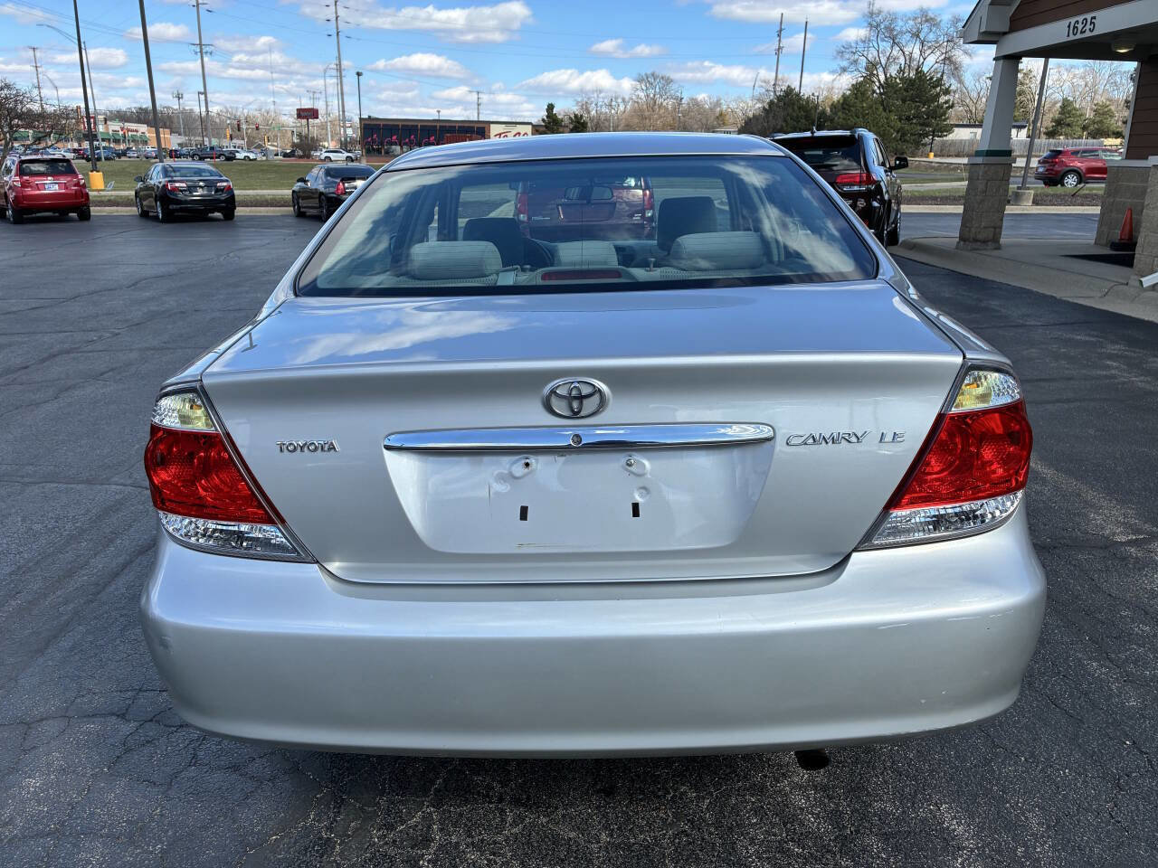 Used 2005 Toyota Camry LE FWD image 4