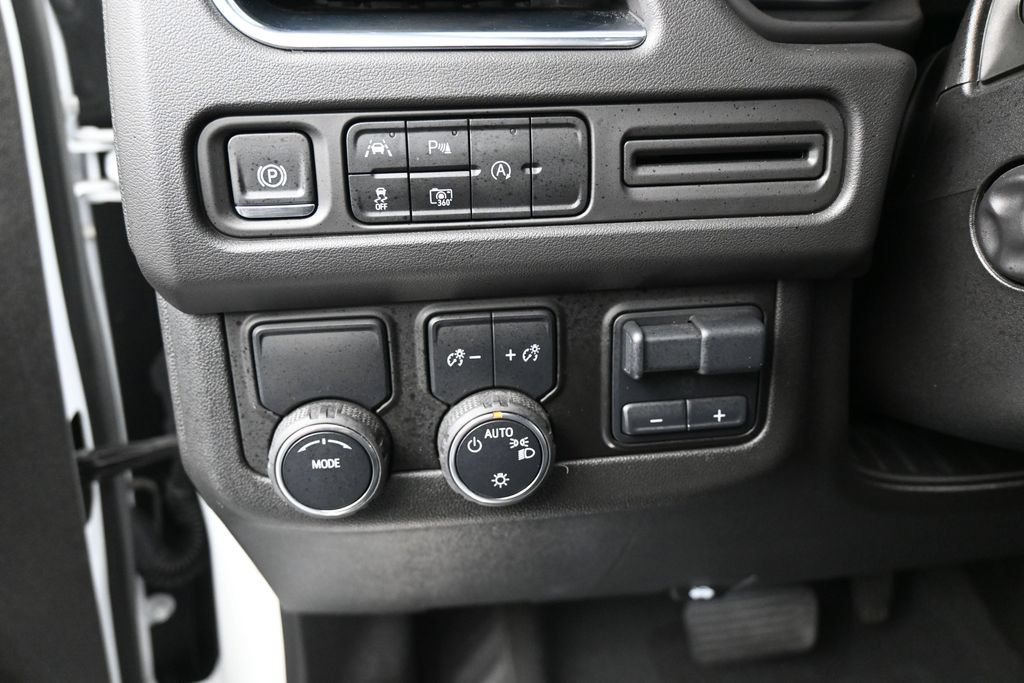 Used 2024 Chevrolet Tahoe RST w/ Luxury Package RWD image 16