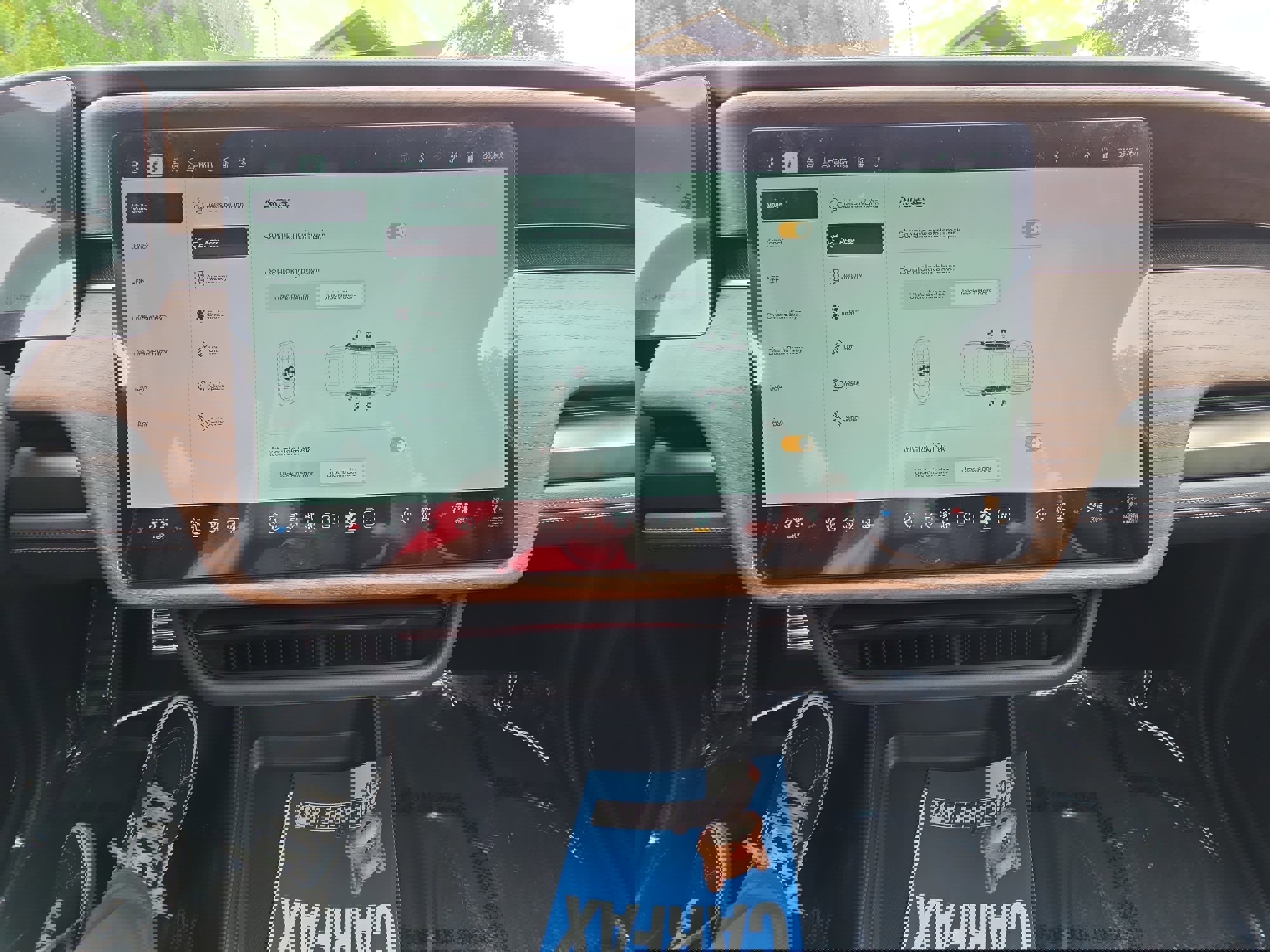 Used 2026 Rivian R1T Premium AWD/4WD image 20