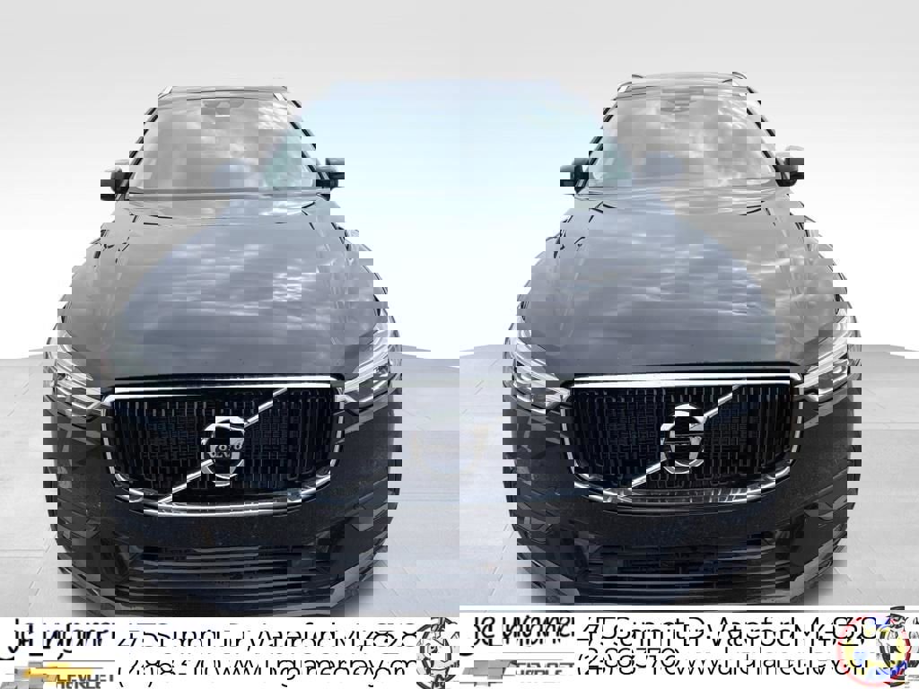 Used 2018 Volvo XC60 T5 Momentum w/ Convenience Package image 9