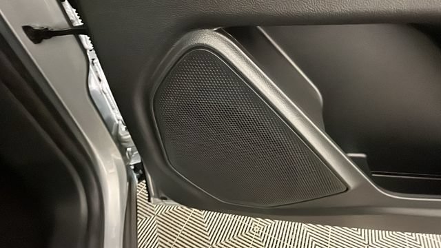Used 2022 Ford Explorer XLT AWD/4WD image 32