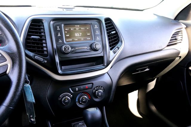 Used 2015 Jeep Cherokee Sport image 16