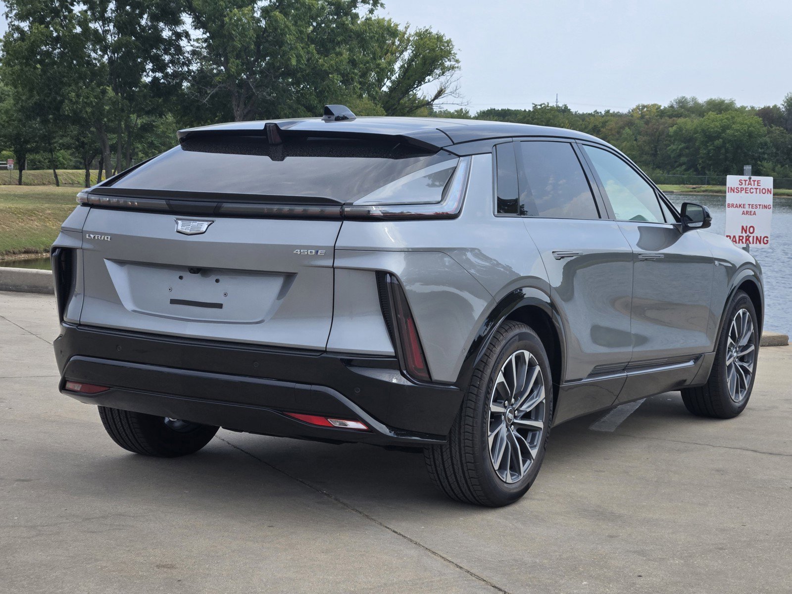 New 2025 Cadillac Lyriq Sport image 4