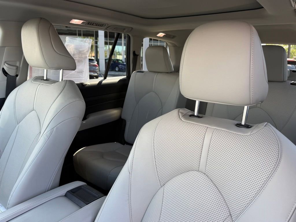 Certified 2024 Toyota Grand Highlander Limited image 22