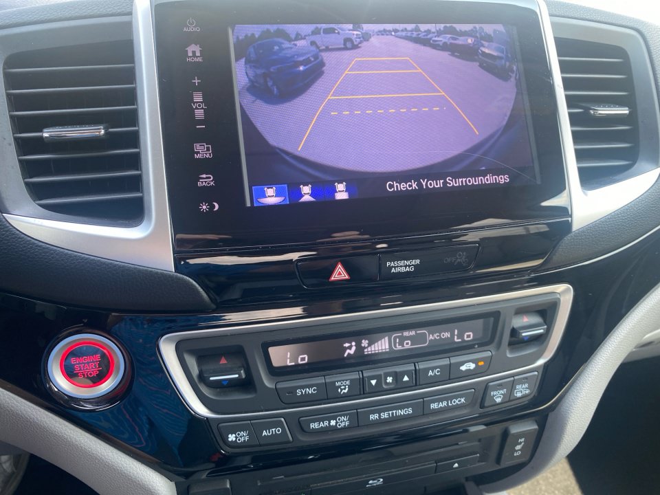 Used 2017 Honda Pilot Touring image 23