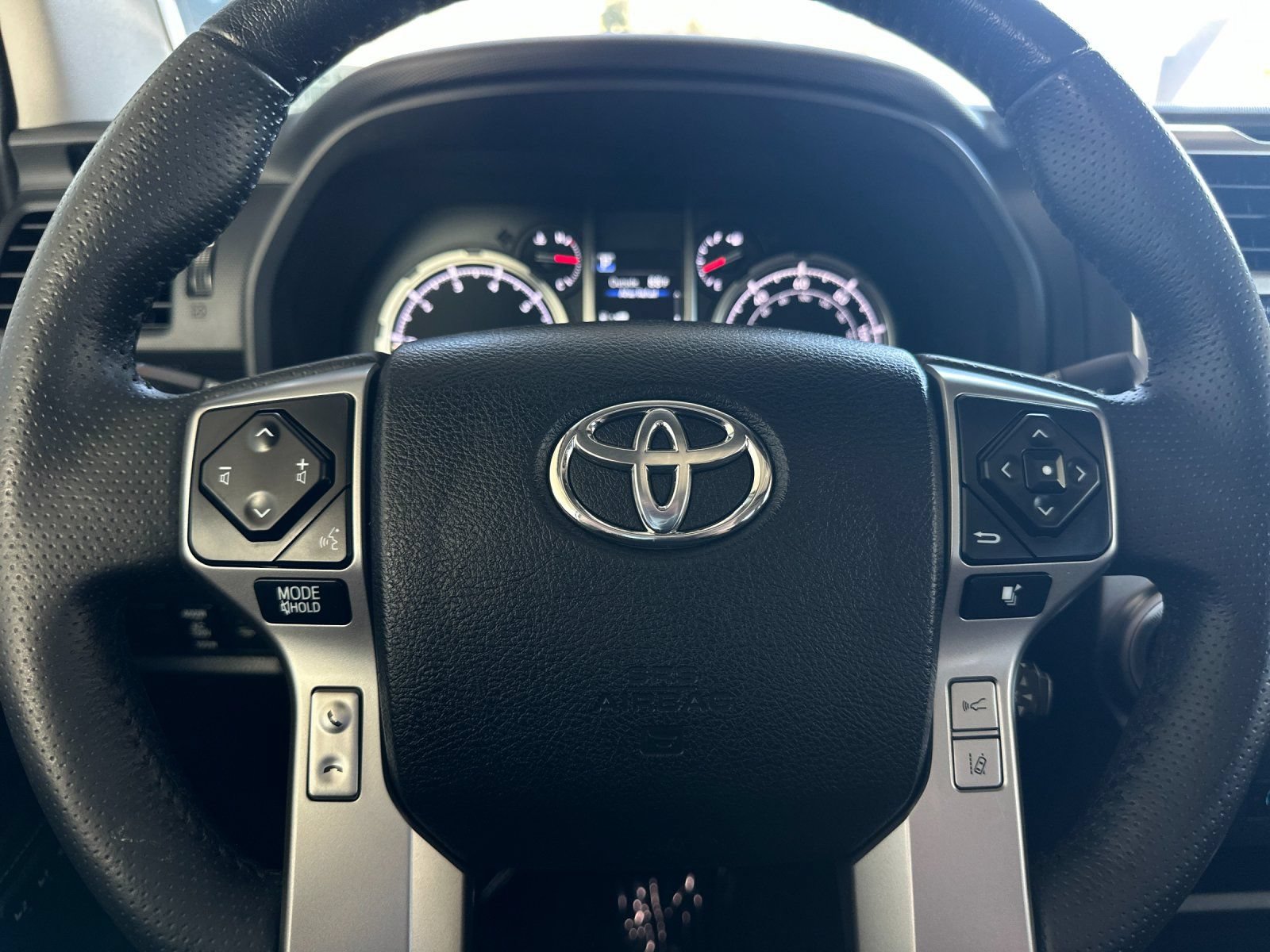 Used 2022 Toyota 4Runner Limited AWD/4WD image 23