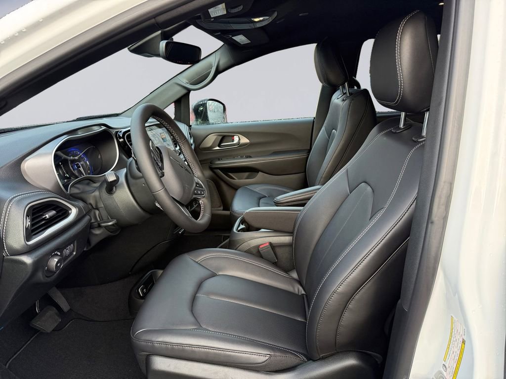 New 2026 Chrysler Pacifica Select FWD image 10