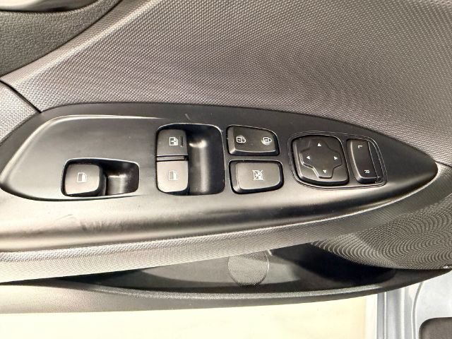 Used 2019 Hyundai Veloster 2.0 Premium FWD image 30