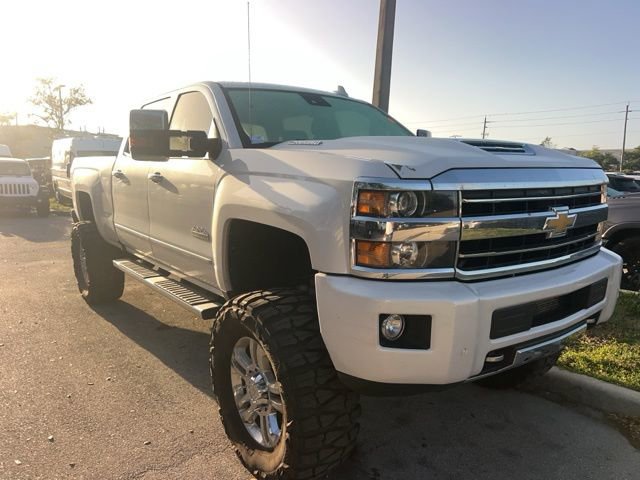 Used 2019 Chevrolet Silverado 2500 High Country w/ Duramax Plus Package image 3
