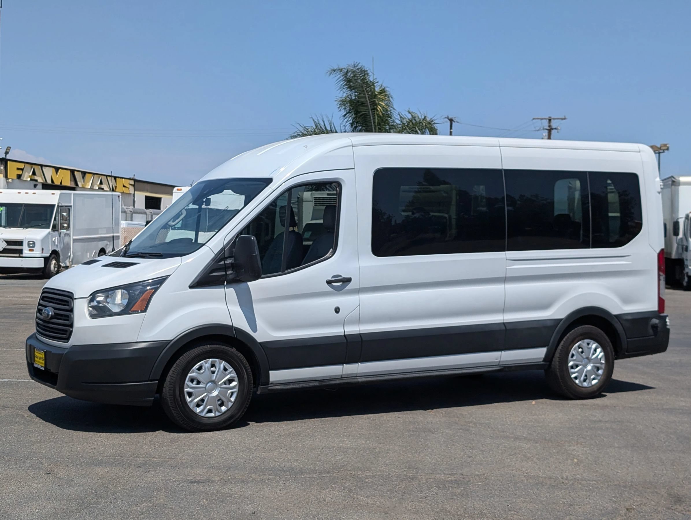 Used 2018 Ford Transit 350 XL RWD image 4