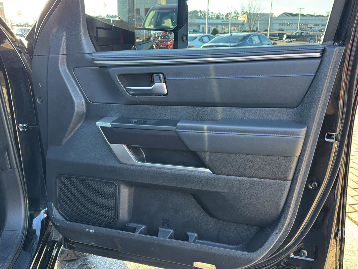 Used 2022 Toyota Tundra Platinum w/ Advanced Package AWD/4WD image 14