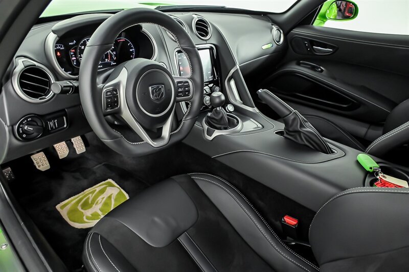 Used 2014 SRT Viper GTS RWD image 16