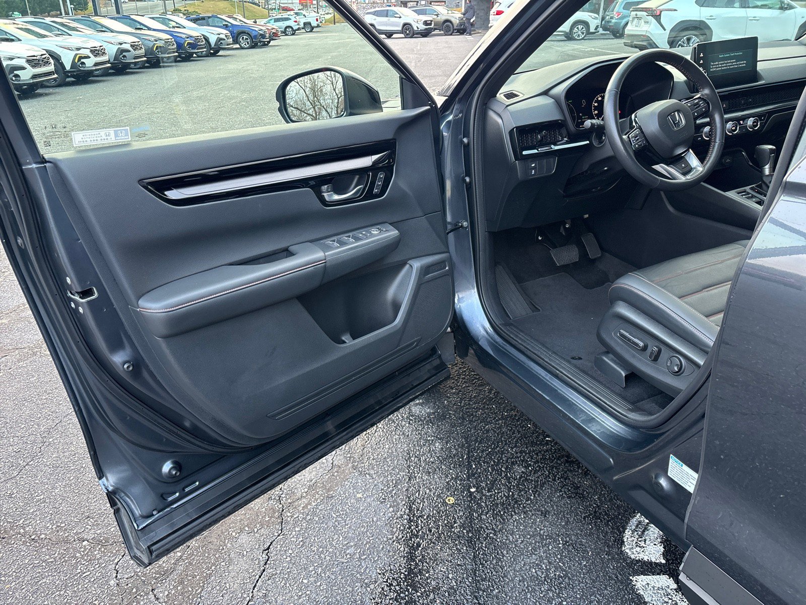 Used 2024 Honda CR-V Sport Touring image 9