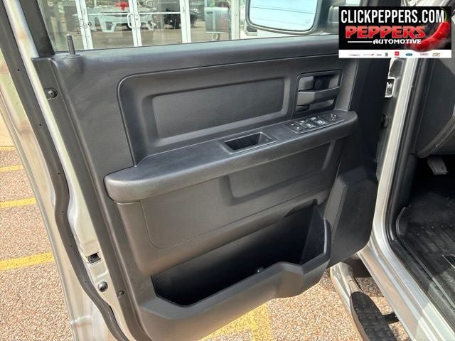 Used 2017 RAM 1500 Express AWD/4WD image 9