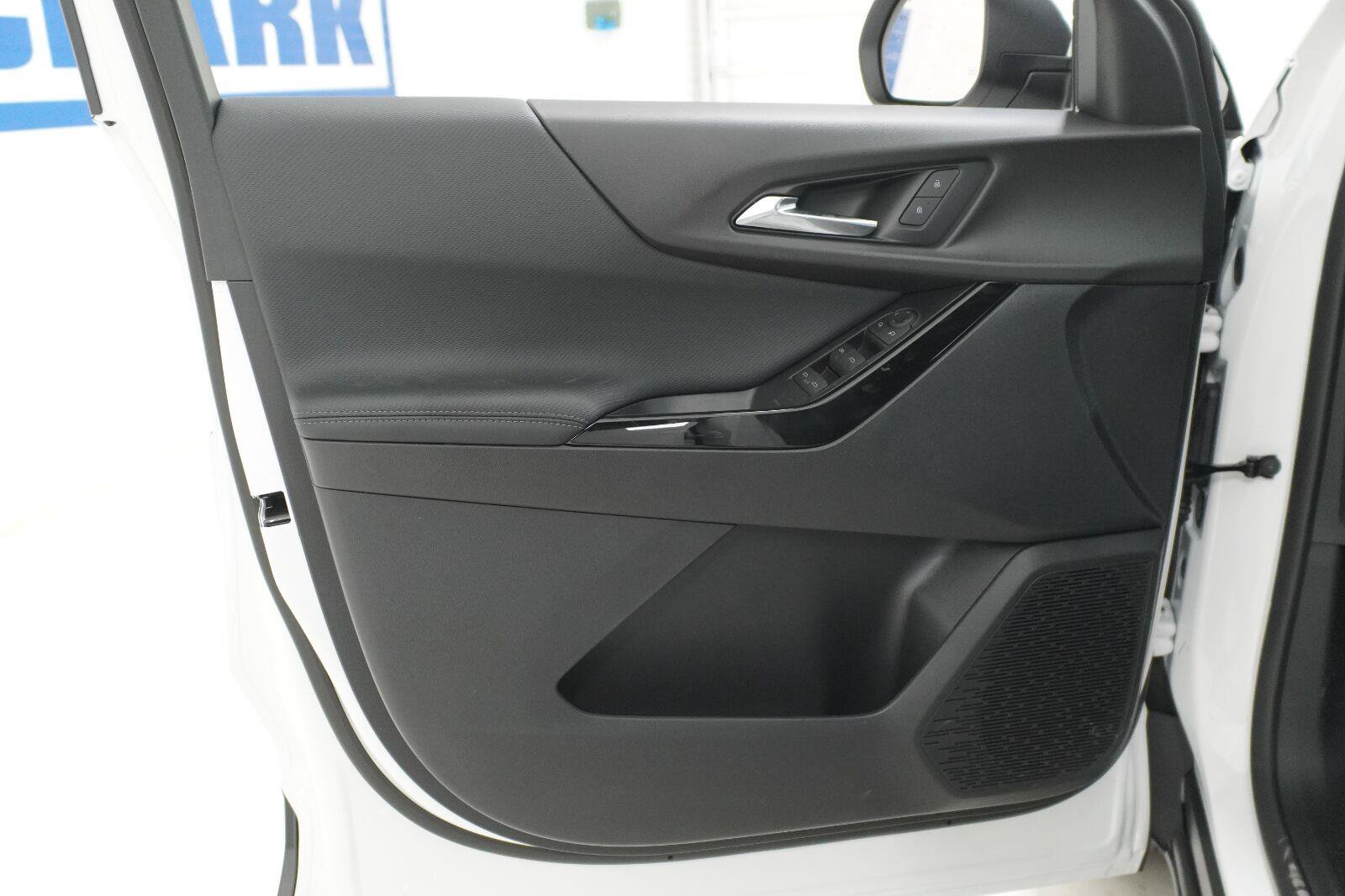 New 2027 Chevrolet Equinox LT FWD image 20