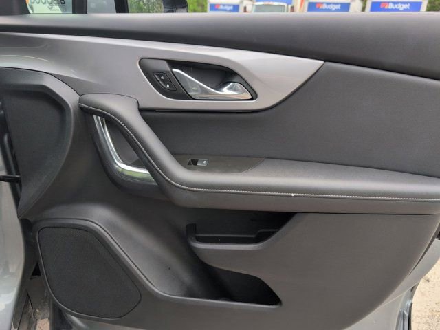 Used 2025 Chevrolet Blazer LT FWD image 32