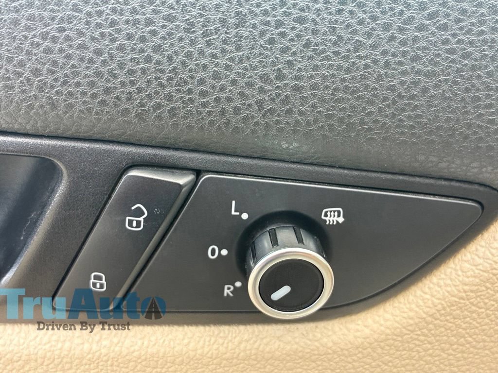 Used 2012 Volkswagen Passat 2.5 SEL FWD image 22