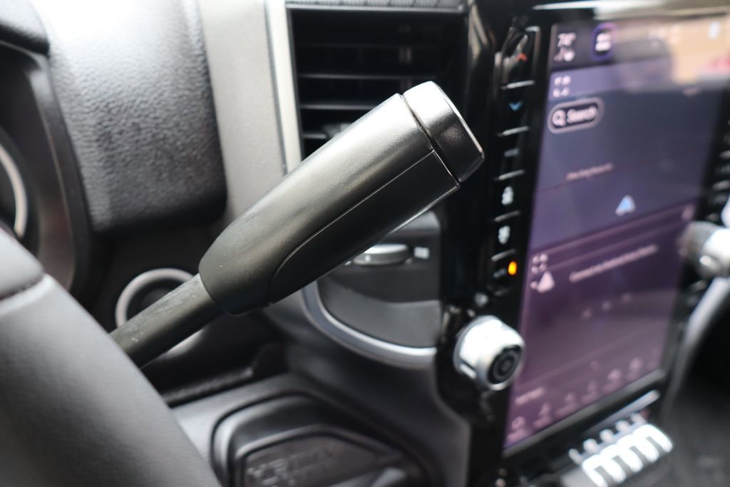 Used 2025 RAM 3500 Big Horn image 27