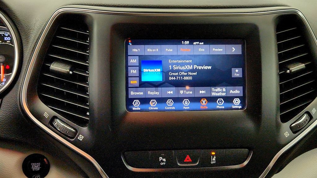 Used 2021 Jeep Cherokee Latitude Plus FWD image 18