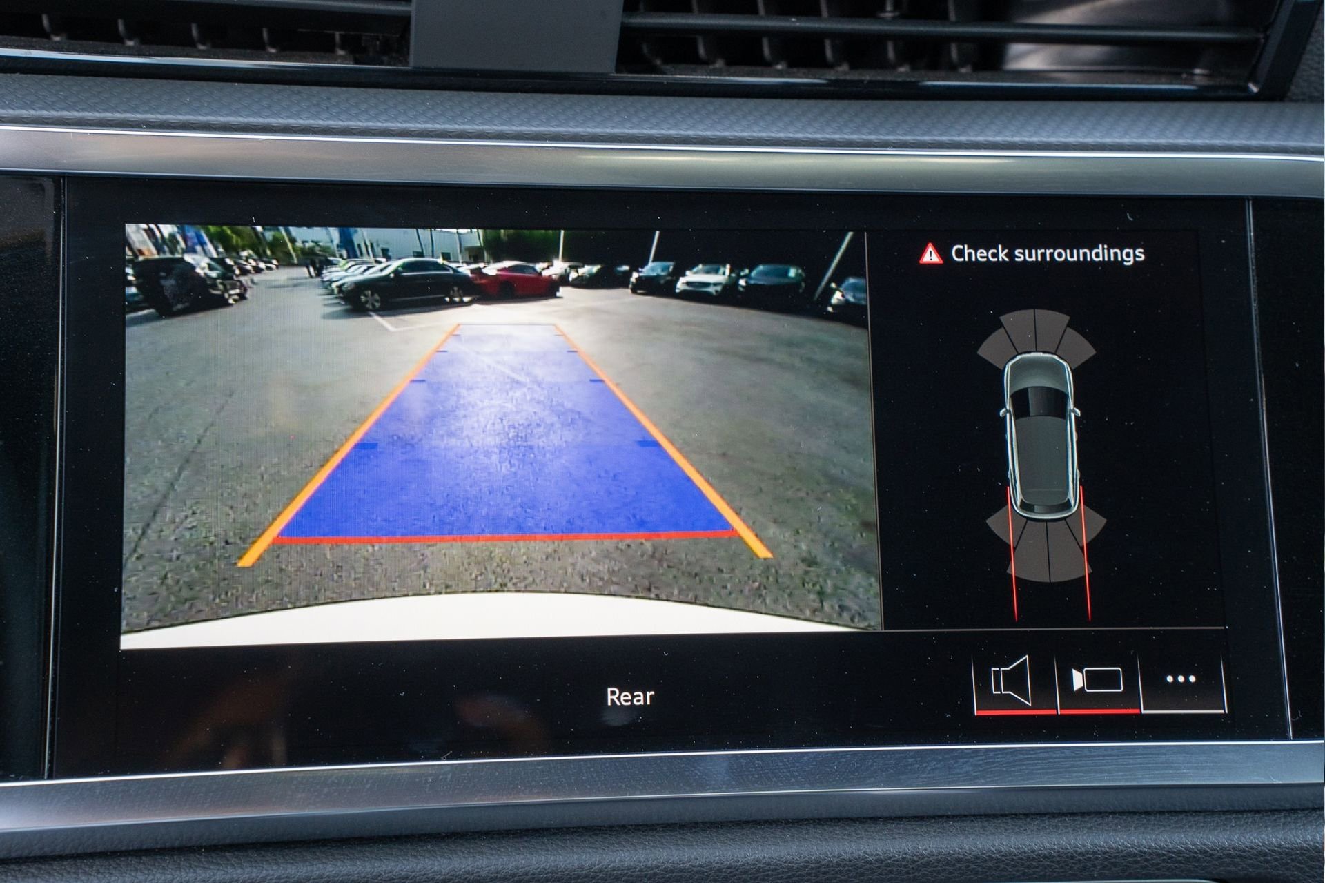 Used 2025 Audi Q3 2.0T Premium image 34