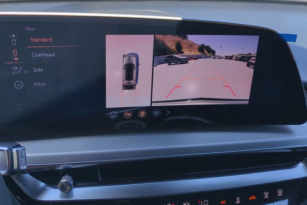 New 2026 Cadillac Lyriq Sport AWD/4WD image 9