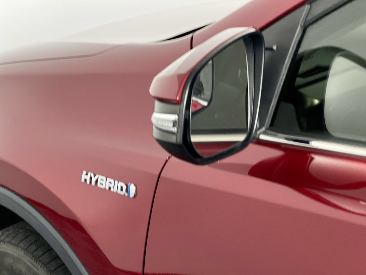 Used 2018 Toyota RAV4 LE w/ Carpet Mat Package AWD/4WD image 6