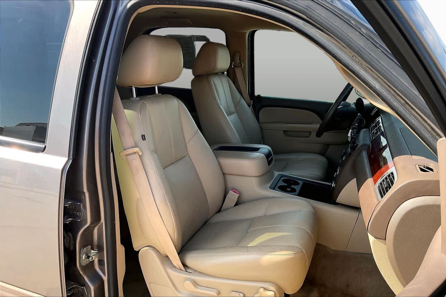 Used 2011 Chevrolet Tahoe LT w/ Texas Edition RWD image 7