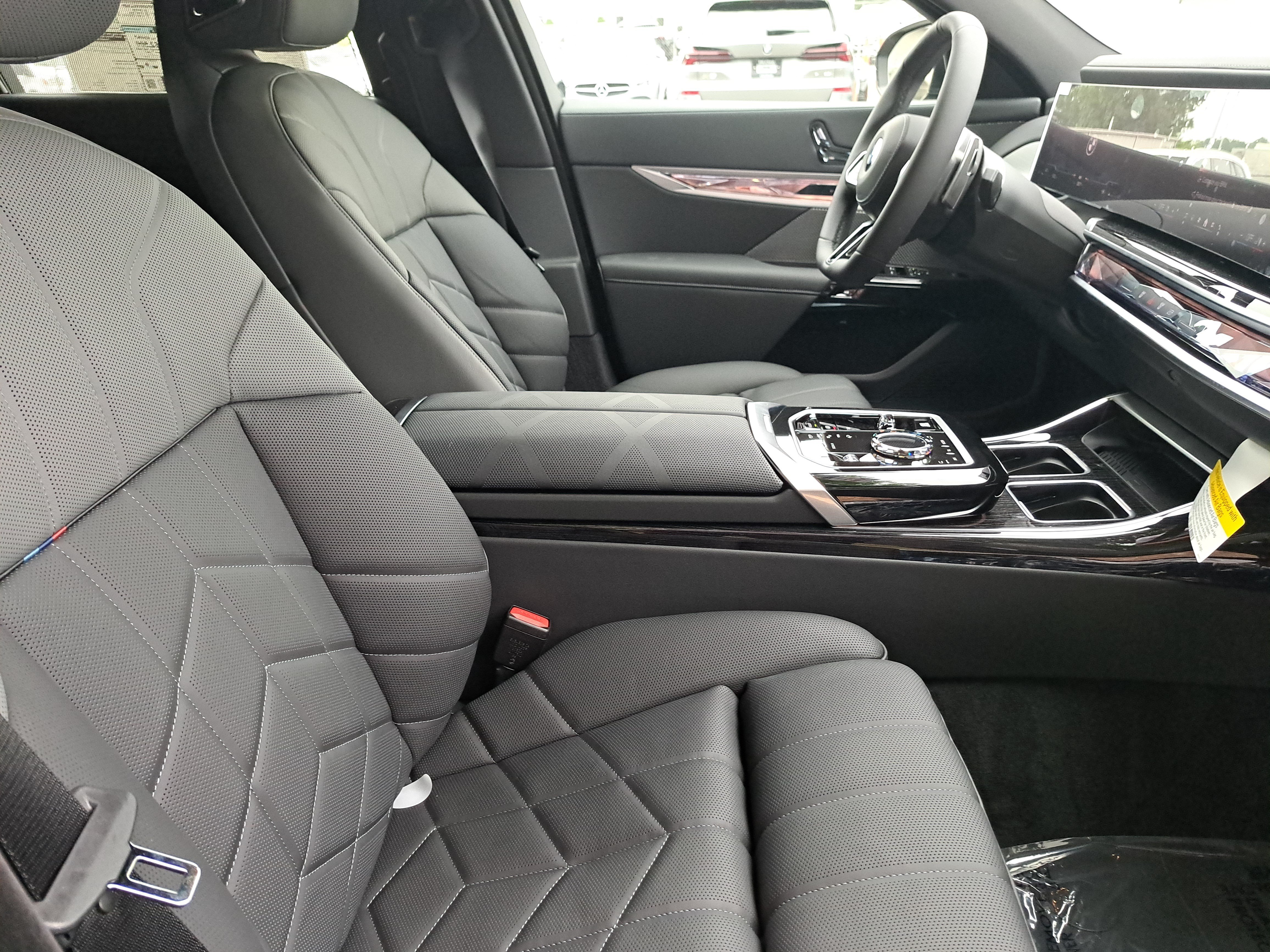New 2026 BMW 740i RWD image 10