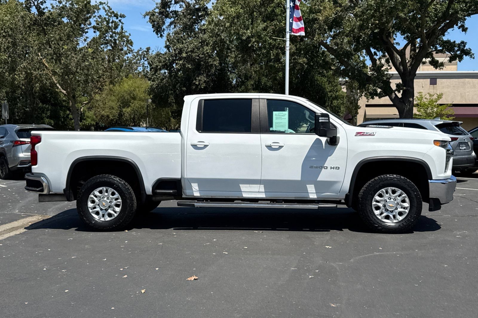 Used 2023 Chevrolet Silverado 2500 LT w/ Convenience Package AWD/4WD image 2