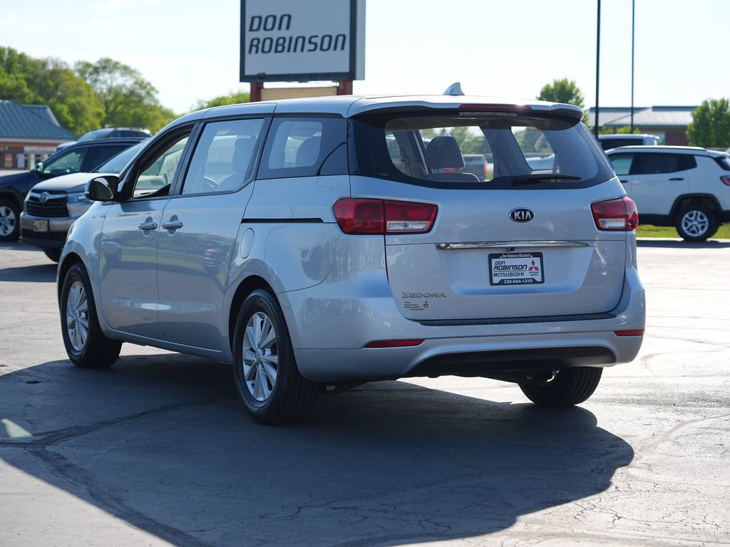 Used 2018 Kia Sedona L FWD image 5