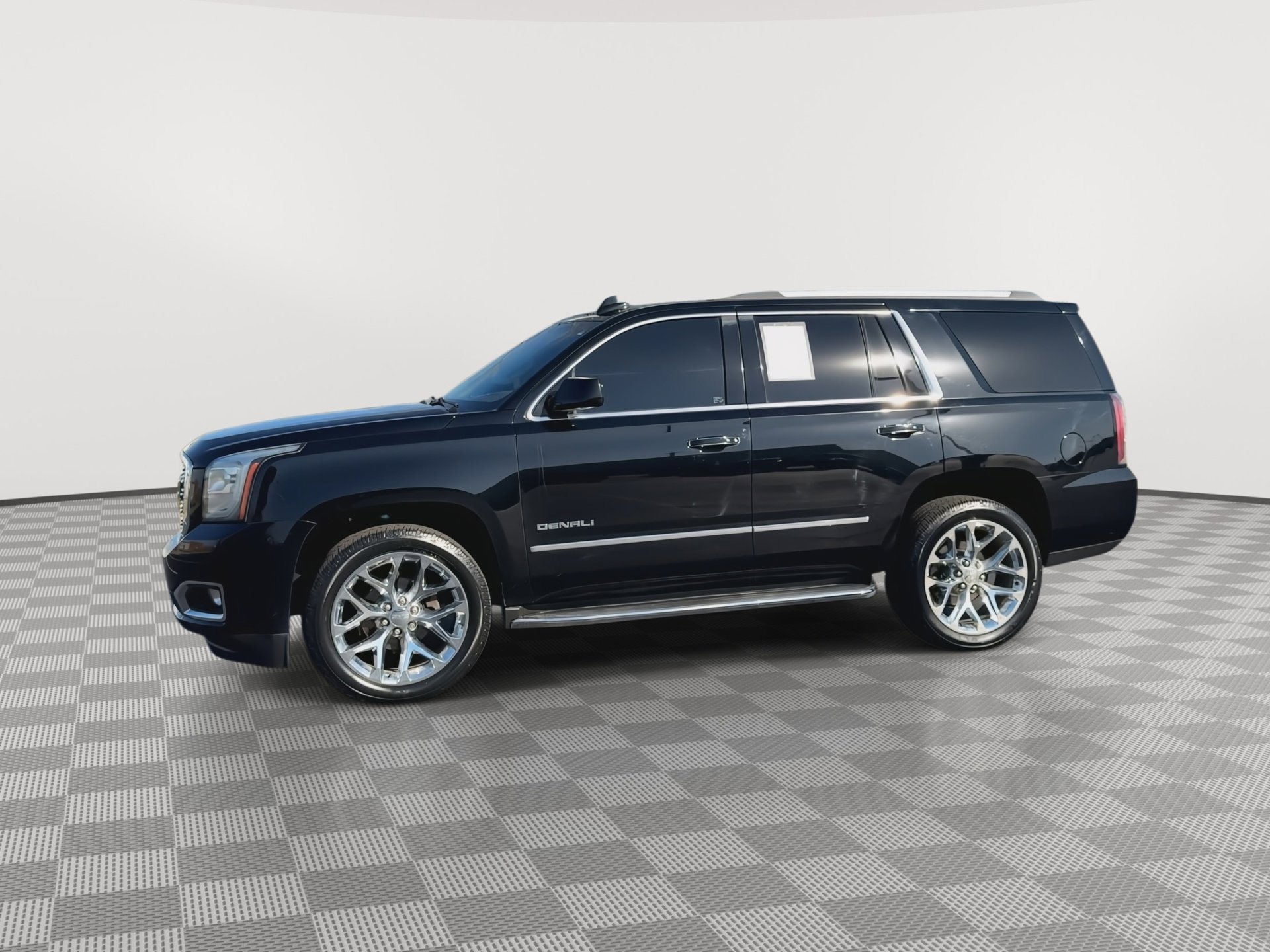 Used 2018 GMC Yukon Denali w/ Open Road Package AWD/4WD image 5