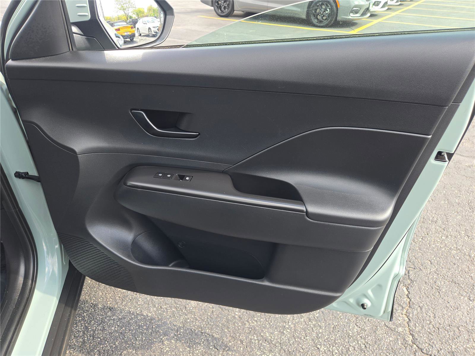 Used 2025 Hyundai Kona SEL AWD/4WD image 6