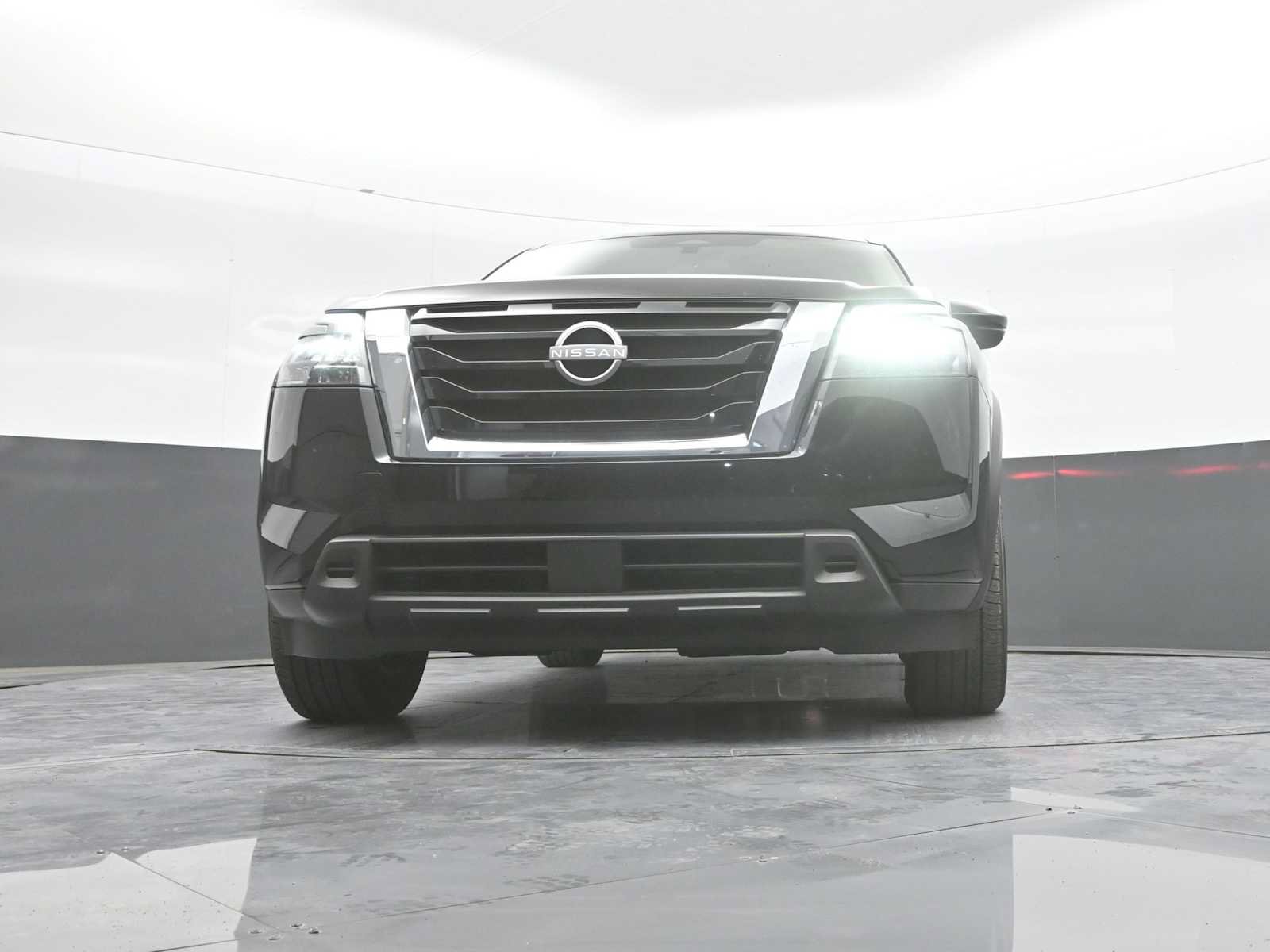Used 2025 Nissan Pathfinder SV AWD/4WD image 36