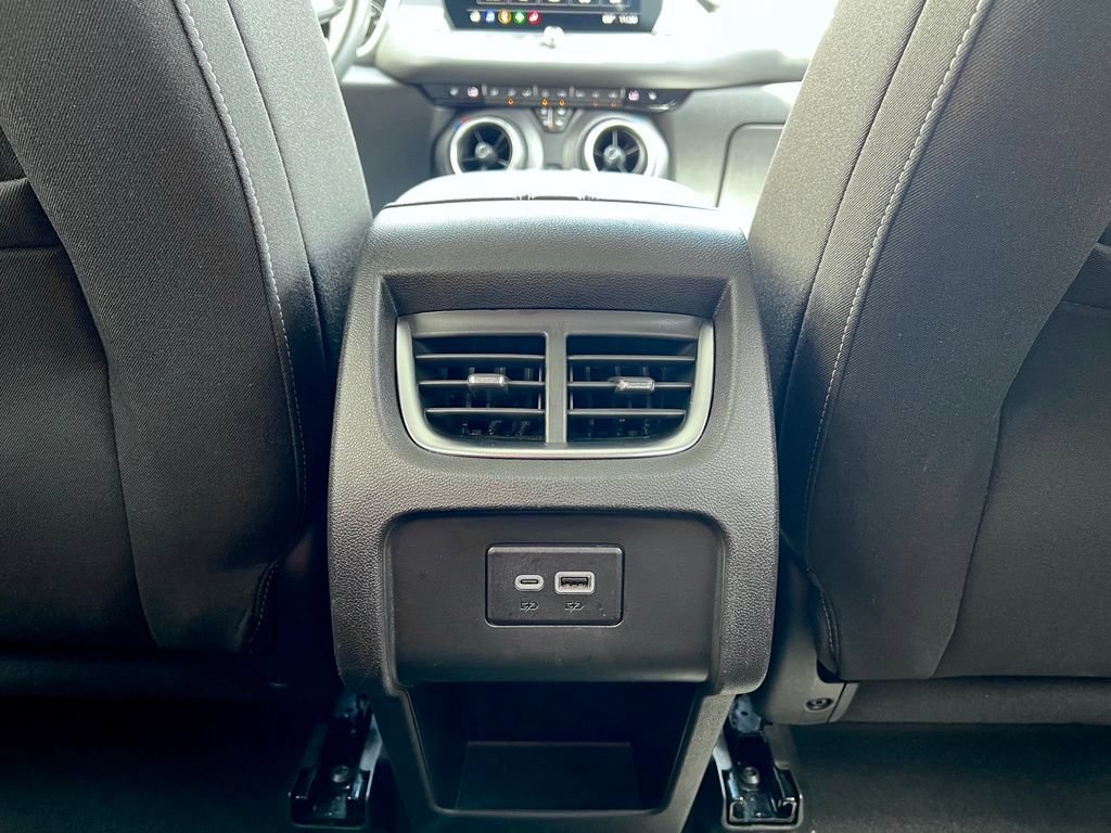 Used 2025 Chevrolet Blazer LT FWD image 21