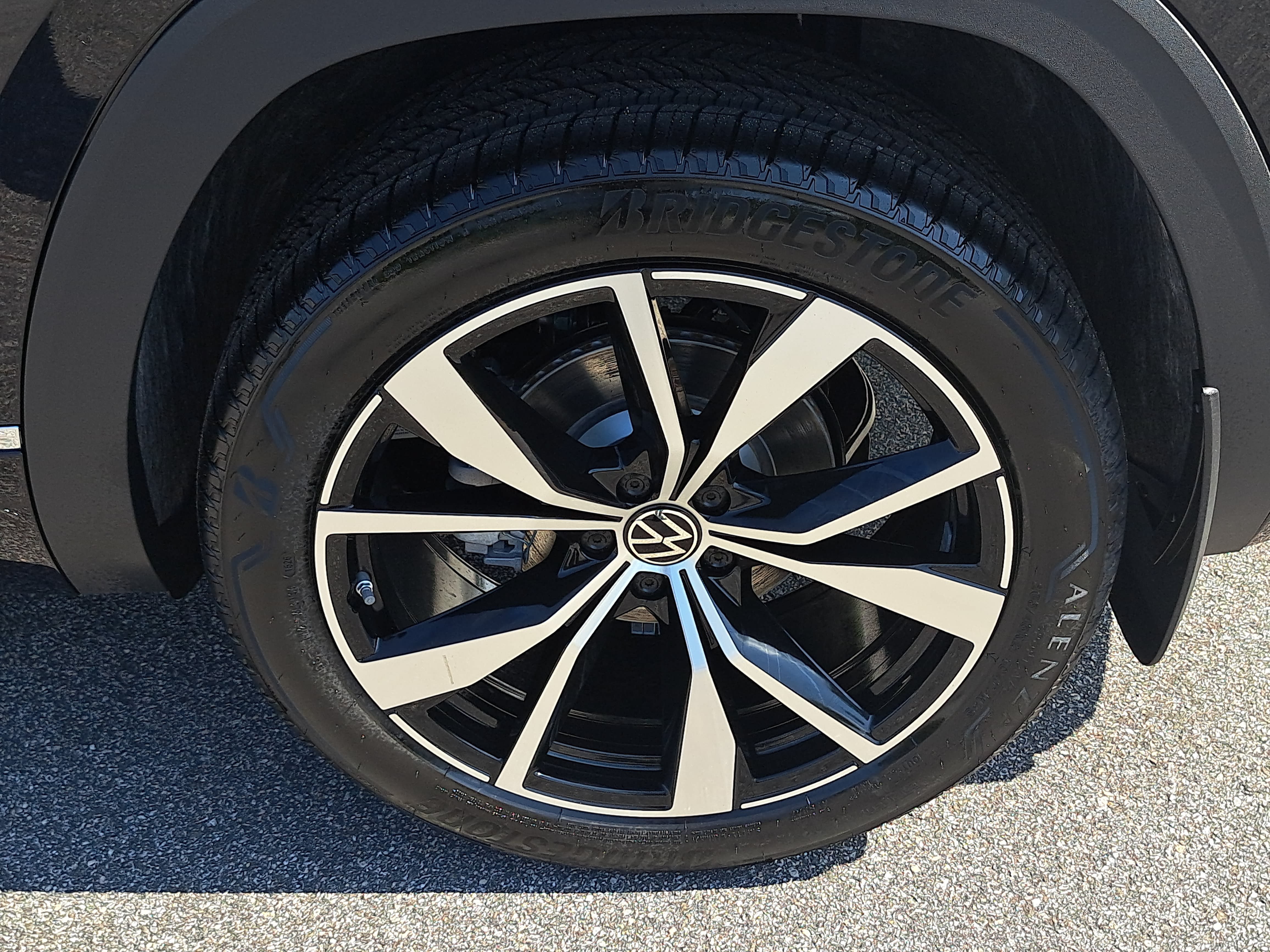 New 2026 Volkswagen Atlas Cross Sport SEL Premium R-Line AWD/4WD image 35