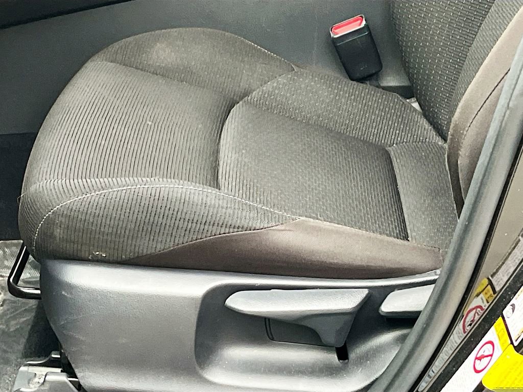 Used 2019 Toyota C-HR LE FWD image 18