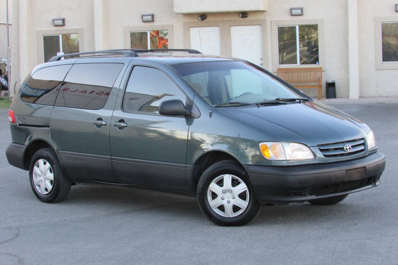 Used 2002 Toyota Sienna CE FWD image 2