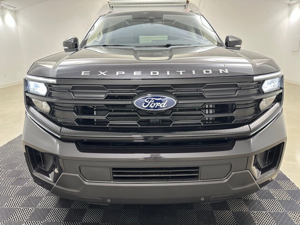 New 2025 Ford Expedition Max Active RWD image 2
