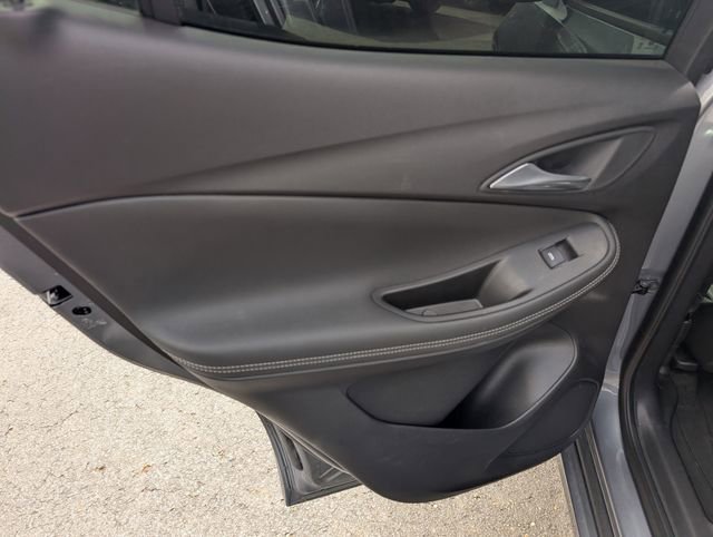 Used 2020 Buick Encore GX Essence w/ Experience Buick Package image 11