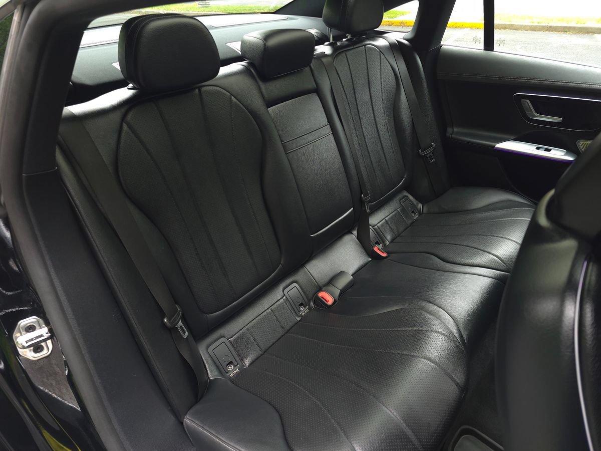 Used 2023 Mercedes-Benz EQE 350+ 4MATIC SUV w/ Exclusive Trim Package image 17