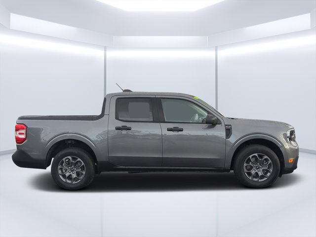 Used 2025 Ford Maverick XLT w/ Equipment Group 302A AWD/4WD image 2