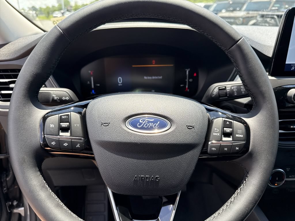 Used 2026 Ford Escape Active w/ Cold Weather Package FWD image 23