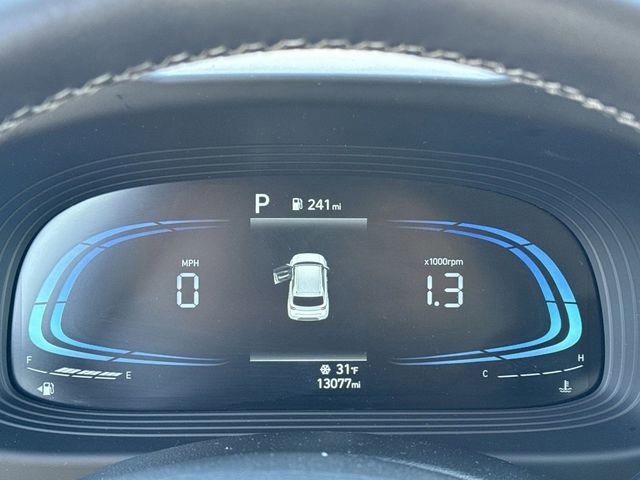 Used 2025 Hyundai Venue SEL image 15